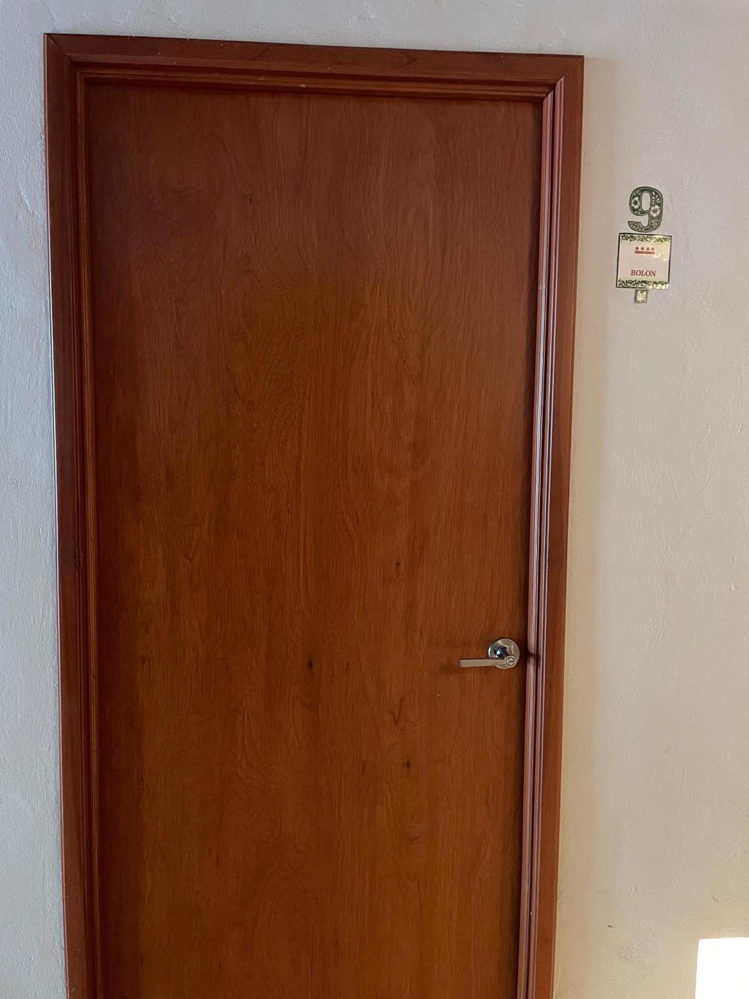 Hostal Poquito A Poquito Вальядолід Екстер'єр фото
