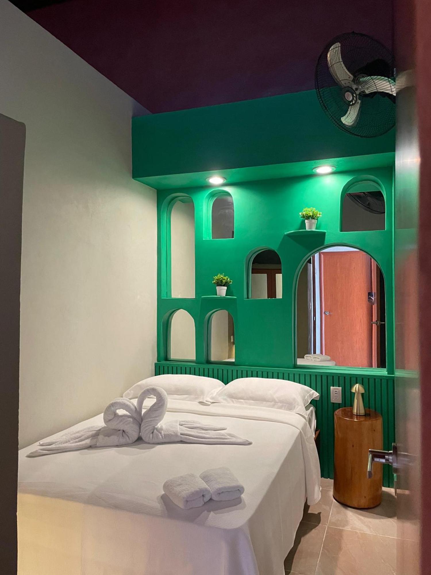 Hostal Poquito A Poquito Вальядолід Екстер'єр фото